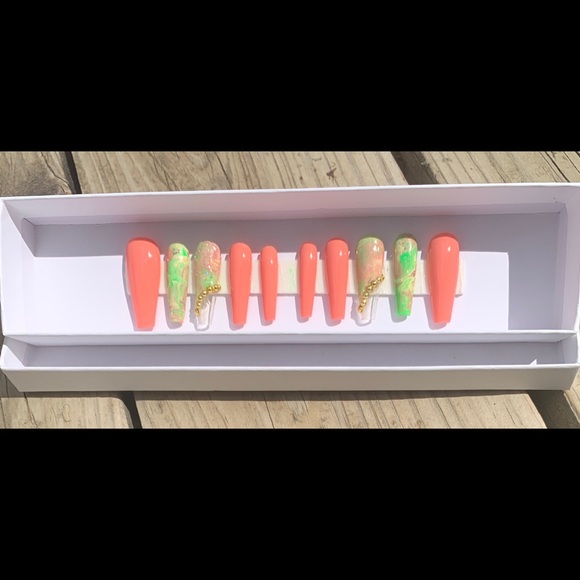 Press on Nails - Picture 2 of 4